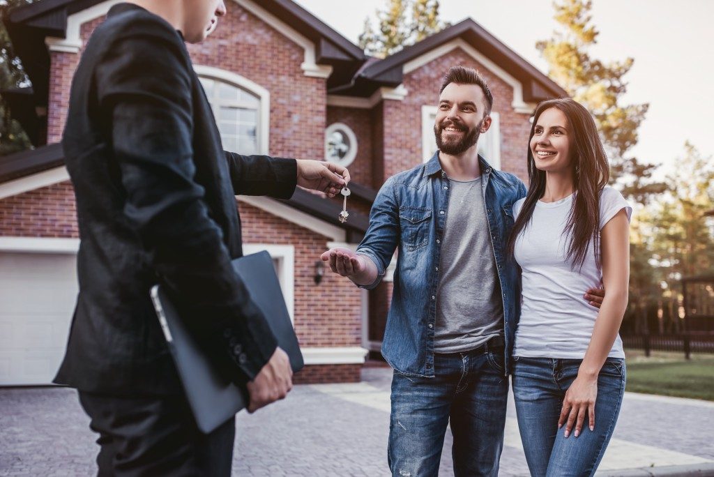 Buying a house from an agent